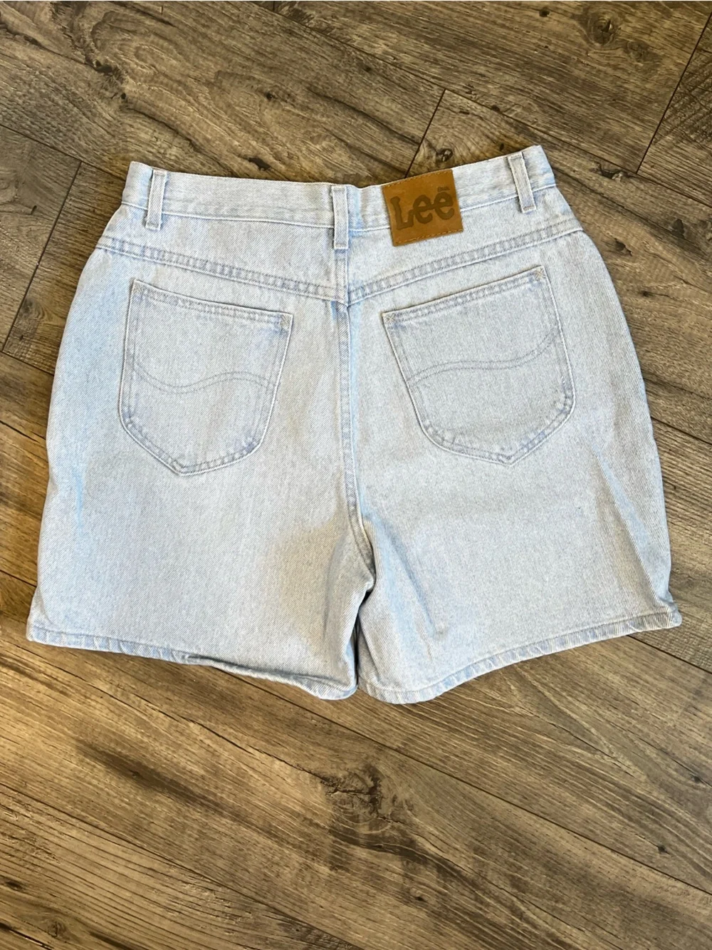 Vintage Lee Light Wash High Waisted Long Denim Dad Shorts- Size 14
